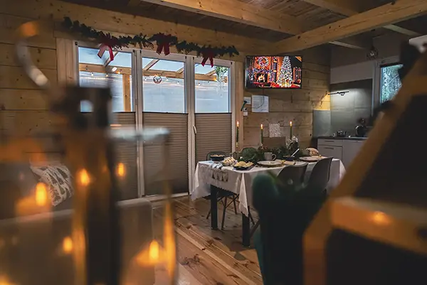 Sosenka - salon i kuchnia w świątecznym nastroju